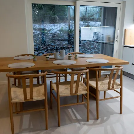 Glorious Two-floor House, 4 Bedrooms, Sauna, Park Вантаа