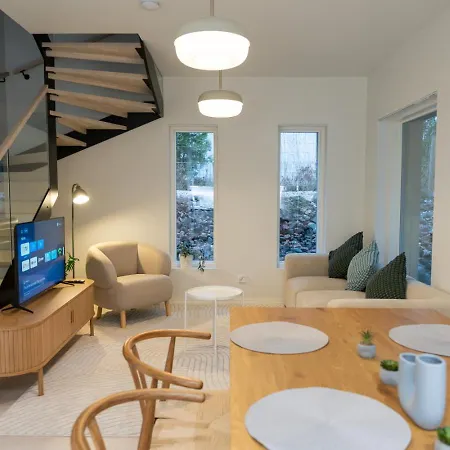 Glorious Two-floor House, 4 Bedrooms, Sauna, Park *