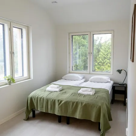 Glorious Two-floor House, 4 Bedrooms, Sauna, Park