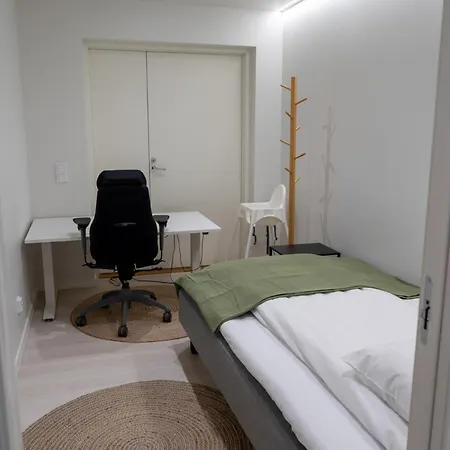 Glorious Two-floor House, 4 Bedrooms, Sauna, Park *