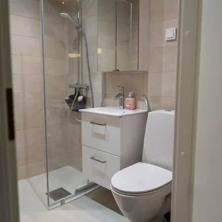 Glorious Two-floor House, 4 Bedrooms, Sauna, Park *