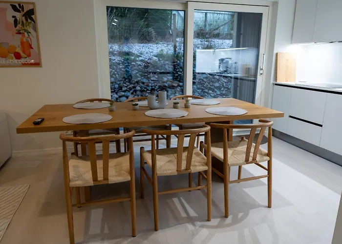 Glorious Two-floor House, 4 Bedrooms, Sauna, Park Вантаа