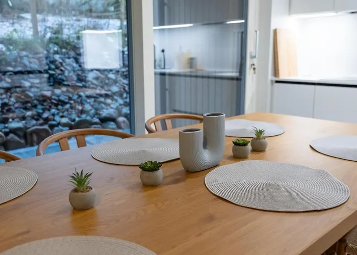 Glorious Two-floor House, 4 Bedrooms, Sauna, Park Hébergement de vacances