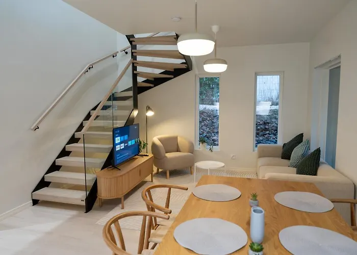 Glorious Two-floor House, 4 Bedrooms, Sauna, Park * Vantaa