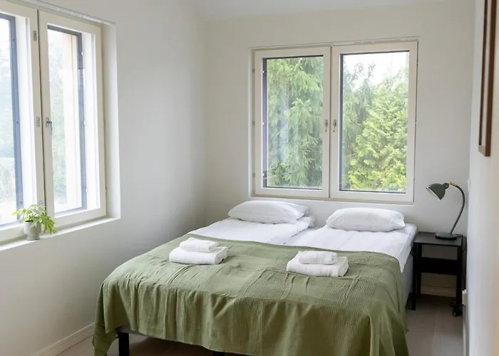 Glorious Two-floor House, 4 Bedrooms, Sauna, Park