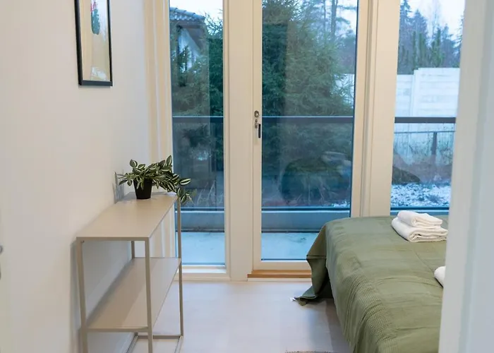 Дом отдыха Glorious Two-floor House, 4 Bedrooms, Sauna, Park