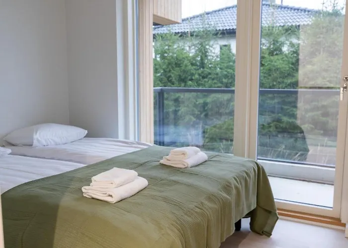 Glorious Two-floor House, 4 Bedrooms, Sauna, Park Дом отдыха Вантаа