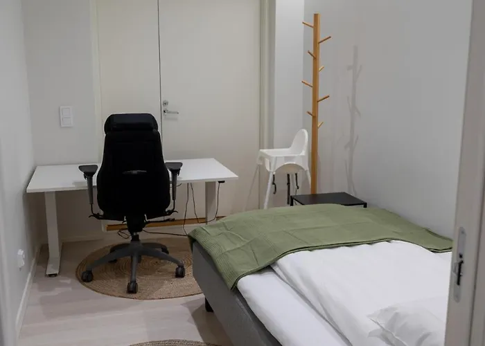 Glorious Two-floor House, 4 Bedrooms, Sauna, Park *