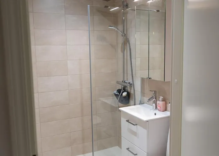 Glorious Two-floor House, 4 Bedrooms, Sauna, Park Hébergement de vacances