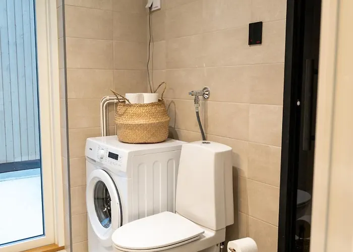 Дом отдыха Glorious Two-floor House, 4 Bedrooms, Sauna, Park Вантаа