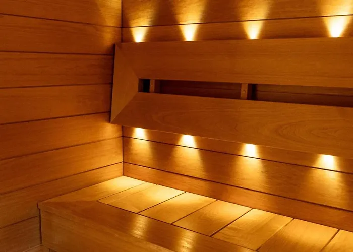 Glorious Two-floor House, 4 Bedrooms, Sauna, Park Сasa de vacaciones